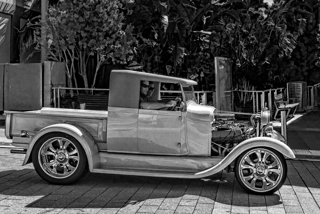 Click image for larger version

Name:	013-car.jpg
Views:	39
Size:	244.2 KB
ID:	402746