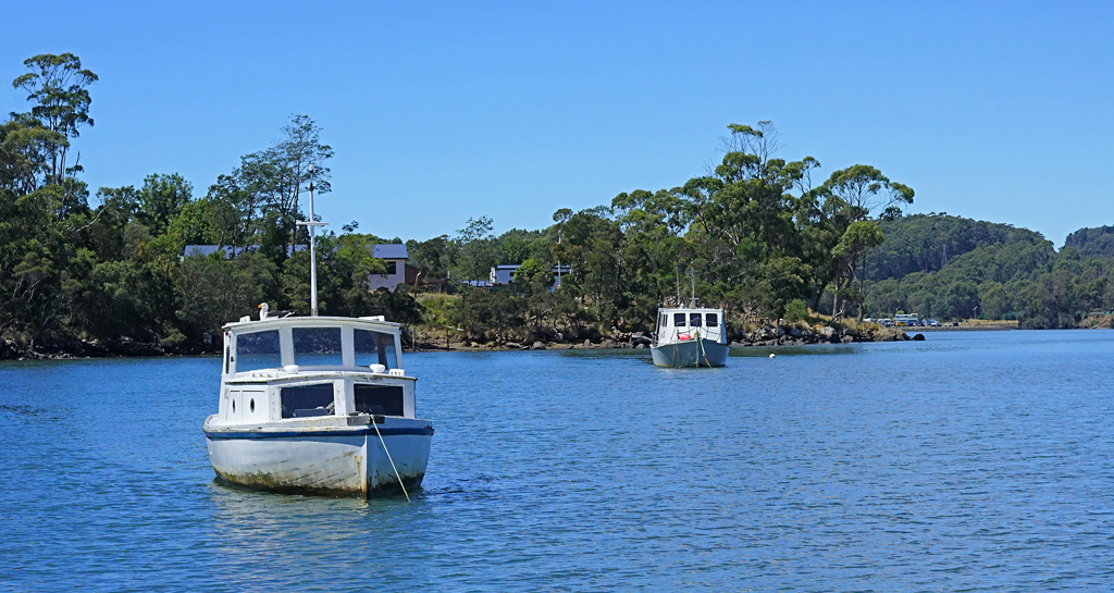 Click image for larger version

Name:	Boats resting.jpg
Views:	44
Size:	636.6 KB
ID:	403196