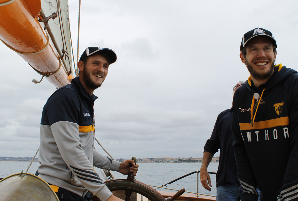 Click image for larger version

Name:	Hawthorn boys.jpg
Views:	42
Size:	441.3 KB
ID:	405242