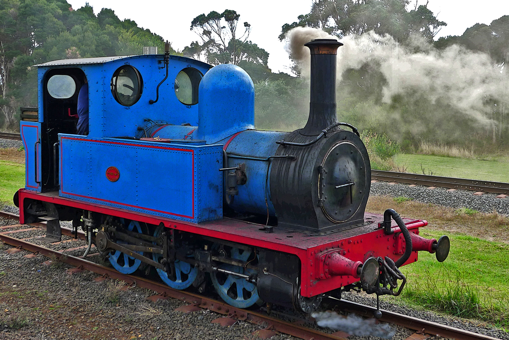 Click image for larger version

Name:	Little loco 2.jpg
Views:	31
Size:	793.0 KB
ID:	407444