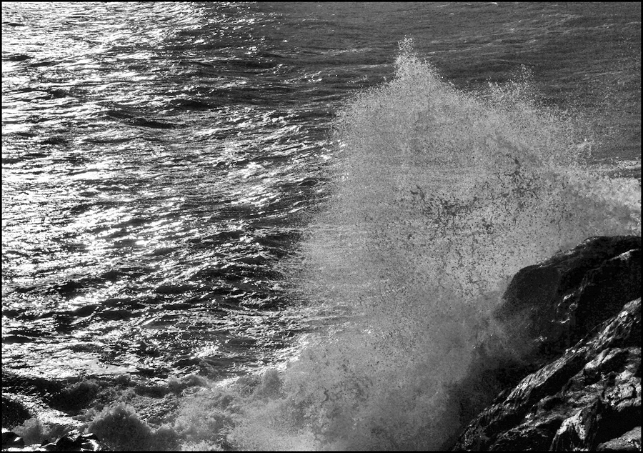 Click image for larger version

Name:	Wave action 2.jpg
Views:	15
Size:	545.5 KB
ID:	423191