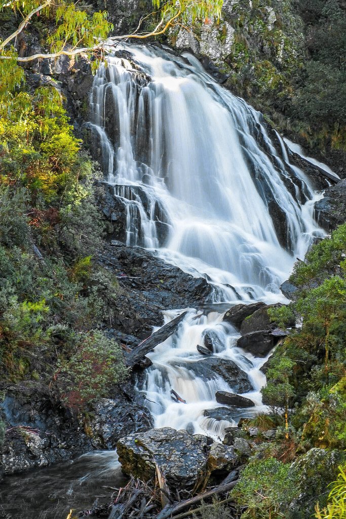 Click image for larger version

Name:	toddyh-buddong falls-E_Low_Res.jpg
Views:	52
Size:	287.5 KB
ID:	424764