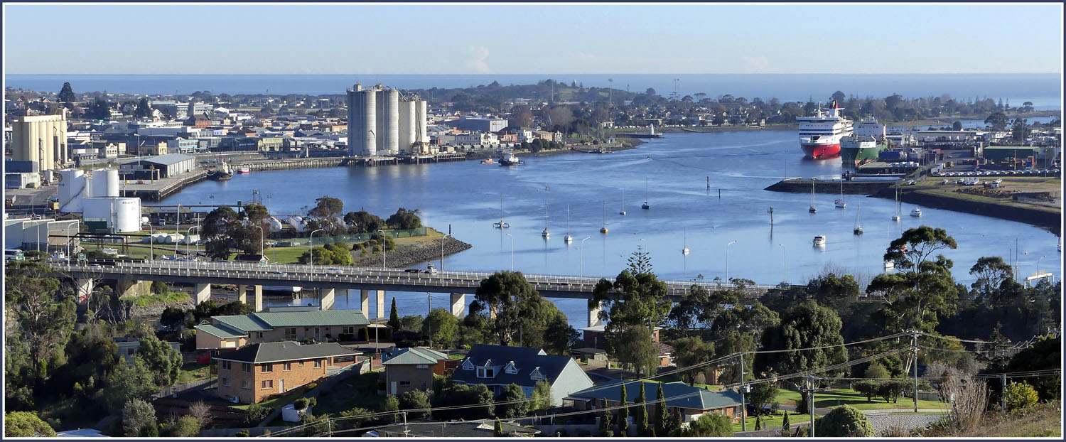 Click image for larger version

Name:	Victoria Bridge.jpg
Views:	95
Size:	568.8 KB
ID:	430549