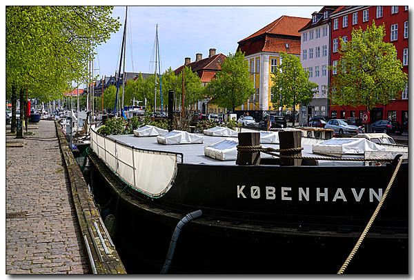 Click image for larger version

Name:	Barge .jpg
Views:	49
Size:	481.6 KB
ID:	442835