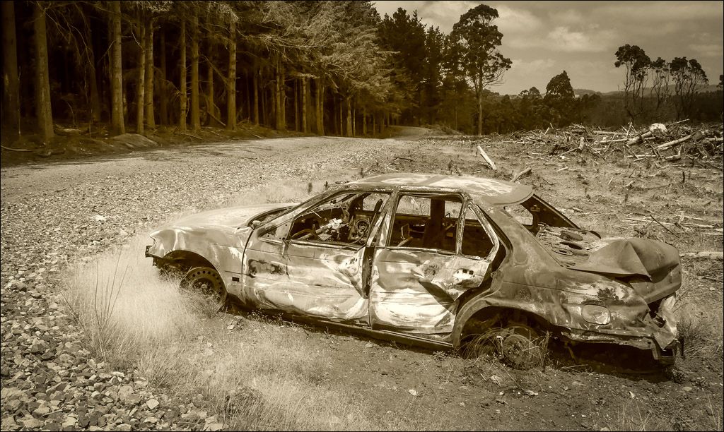 Click image for larger version

Name:	Car wreck (1 of 1).jpg
Views:	676
Size:	632.5 KB
ID:	449096