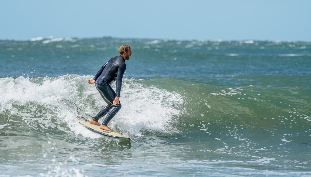 Click image for larger version

Name:	Surfer 4.jpg
Views:	34
Size:	216.0 KB
ID:	449429