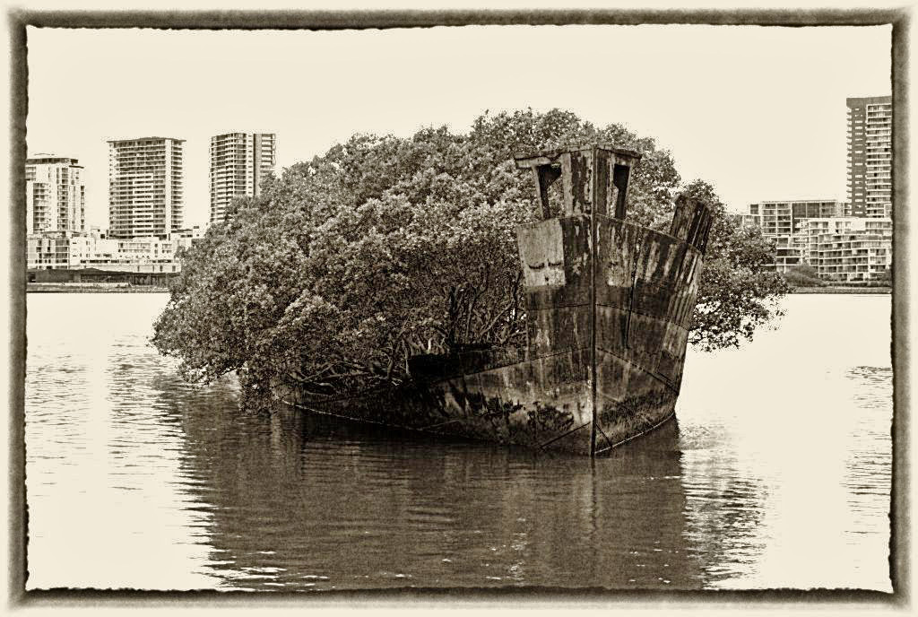 Click image for larger version

Name:	Wreck 2.jpg
Views:	54
Size:	279.2 KB
ID:	449897
