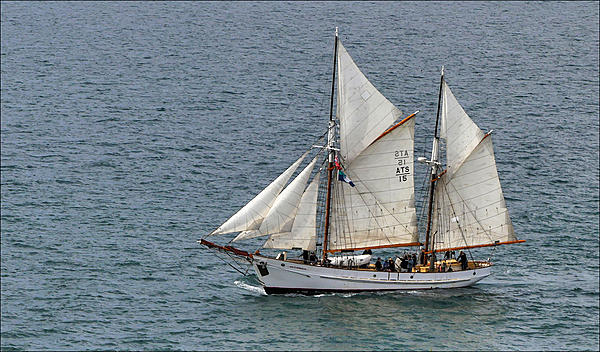 Click image for larger version

Name:	Off Bluff 2 .jpg
Views:	79
Size:	482.6 KB
ID:	450874
