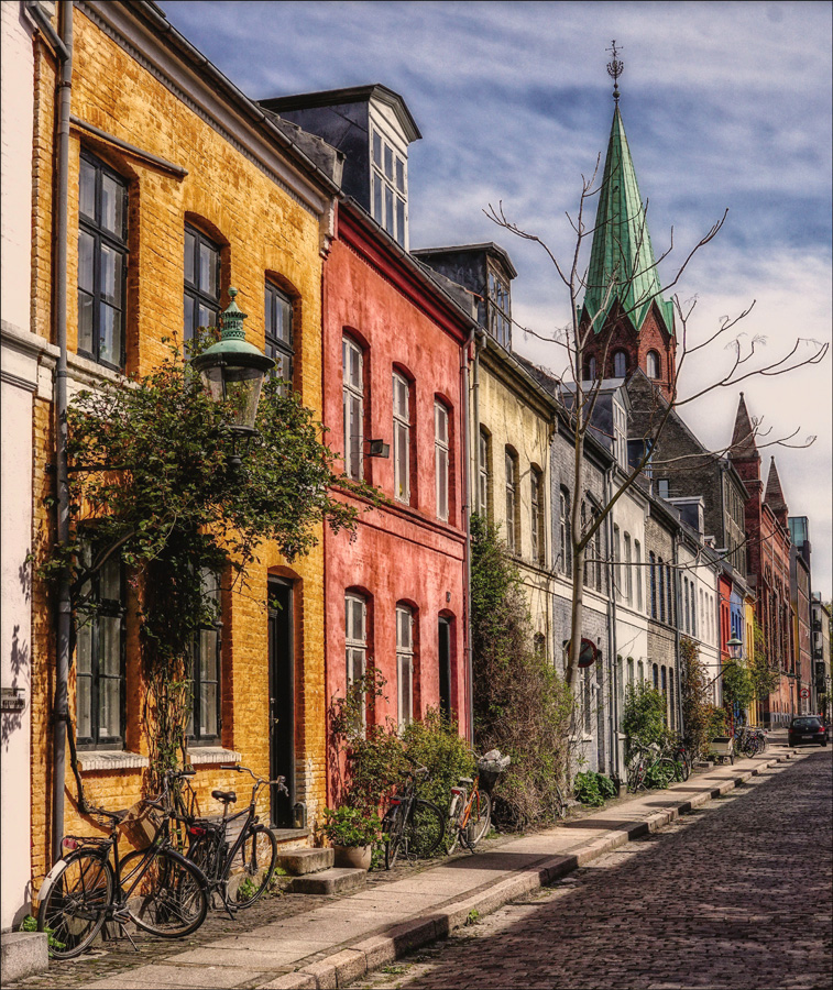 Click image for larger version

Name:	Street scene.JPG
Views:	71
Size:	478.9 KB
ID:	452564