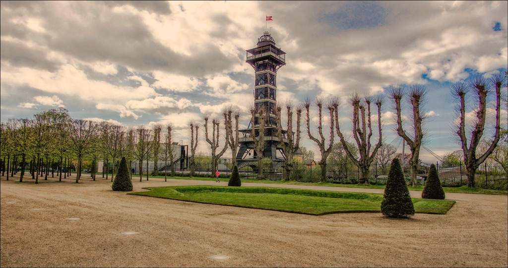 Click image for larger version

Name:	Zoo tower..jpg
Views:	36
Size:	300.9 KB
ID:	453756