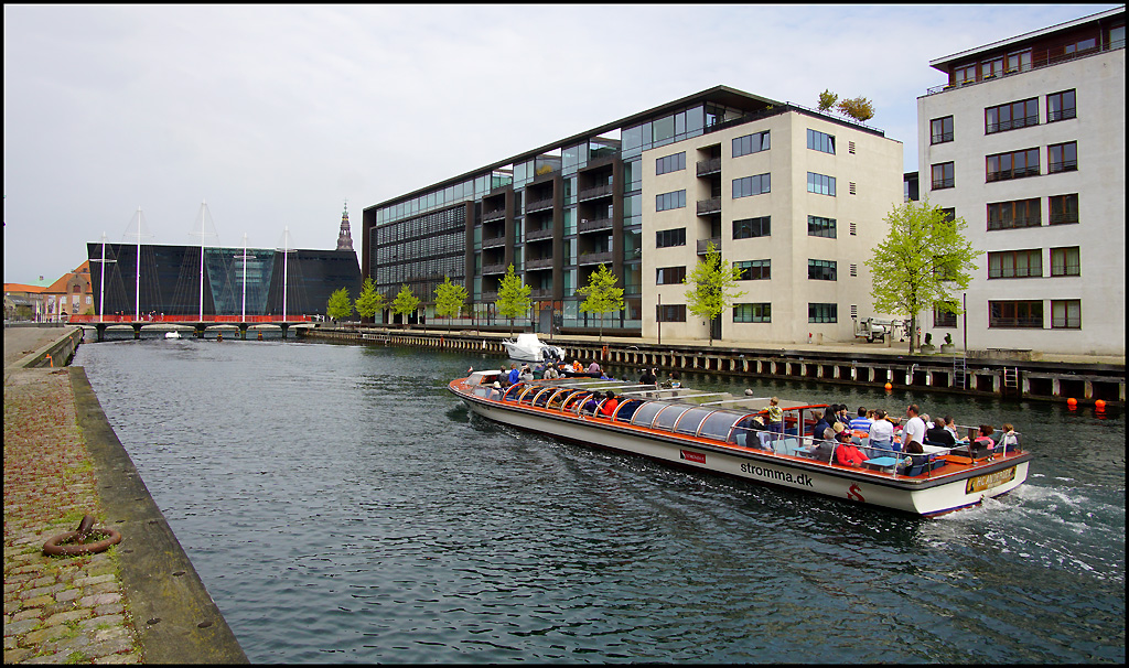 Click image for larger version

Name:	Long ferry.jpg
Views:	39
Size:	391.4 KB
ID:	453914