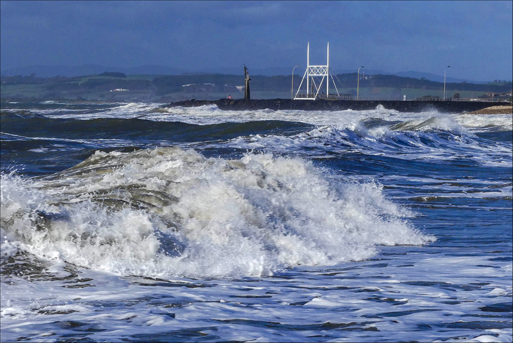Click image for larger version

Name:	Wave 3r.jpg
Views:	31
Size:	342.6 KB
ID:	455765