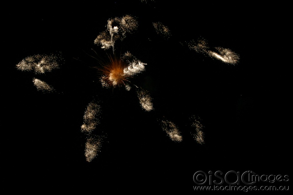 Click image for larger version

Name:	2671-Fireworks.jpg
Views:	35
Size:	67.4 KB
ID:	466054