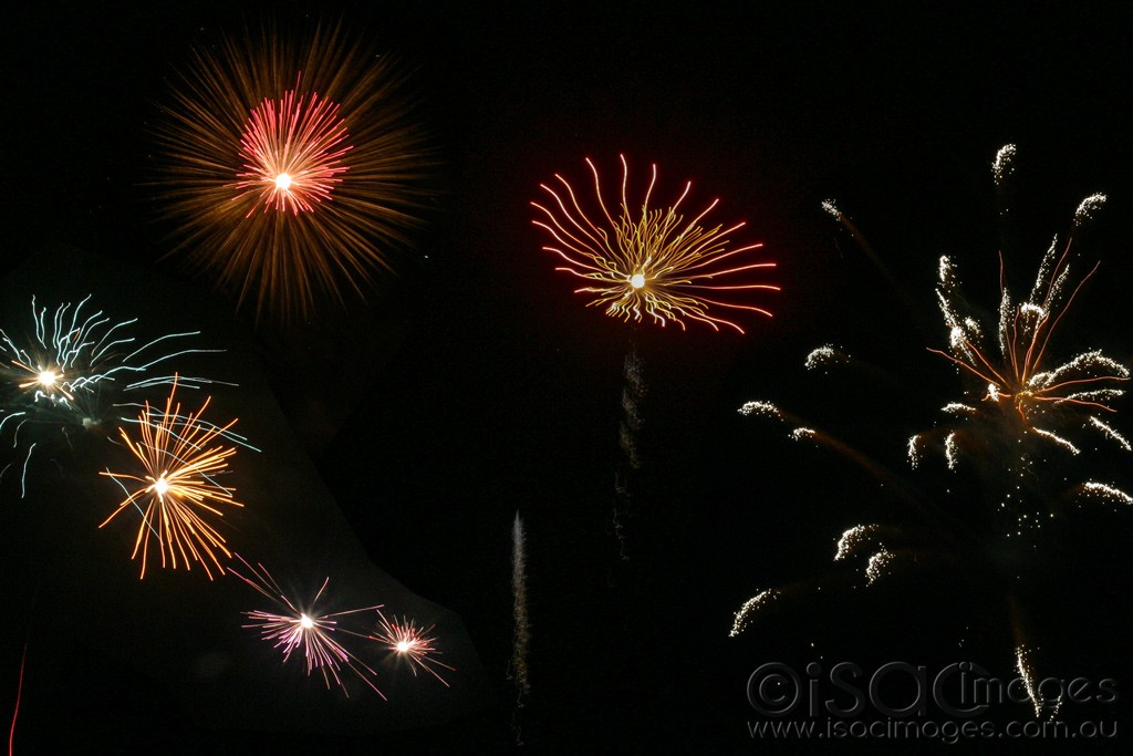 Click image for larger version

Name:	2612-Fireworks.jpg
Views:	43
Size:	138.1 KB
ID:	466055