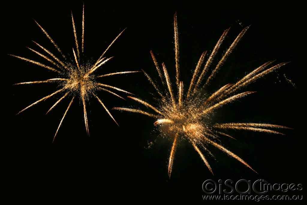 Click image for larger version

Name:	2655-Fireworks.jpg
Views:	48
Size:	128.7 KB
ID:	466056