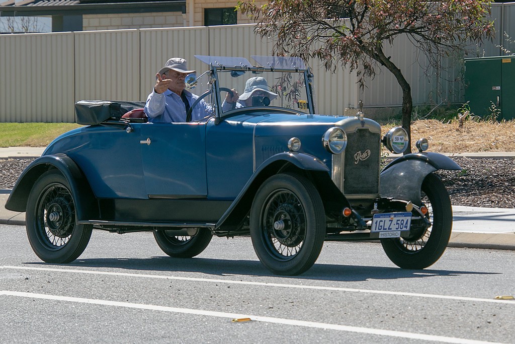 Click image for larger version

Name:	1935-Vintage_Cars.jpg
Views:	28
Size:	234.2 KB
ID:	467279