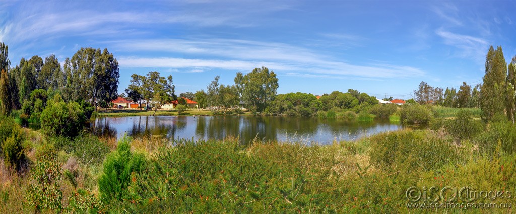 Click image for larger version

Name:	2855_Lake_Pano_18mmX3_LS.jpg
Views:	41
Size:	167.4 KB
ID:	467720