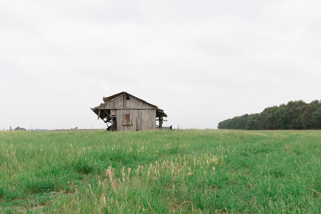 Click image for larger version

Name:	Rural Scene.jpg
Views:	180
Size:	143.2 KB
ID:	468623