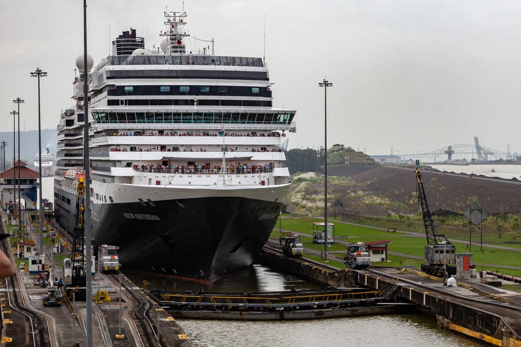 Click image for larger version

Name:	Panama Canal 189.jpg
Views:	171
Size:	445.6 KB
ID:	471180