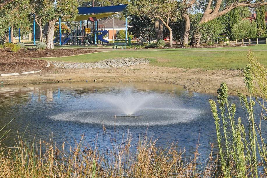 Click image for larger version

Name:	027A5119-Water_Fountain.jpg
Views:	34
Size:	168.4 KB
ID:	470135
