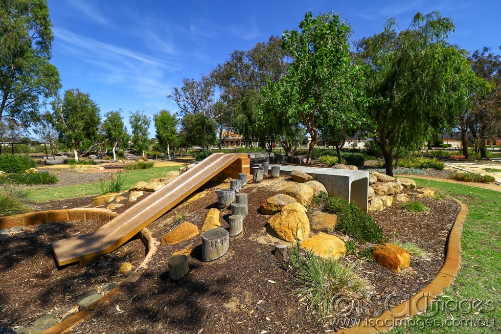 Click image for larger version

Name:	2868-Kids_Play_Park.jpg
Views:	49
Size:	306.1 KB
ID:	467719