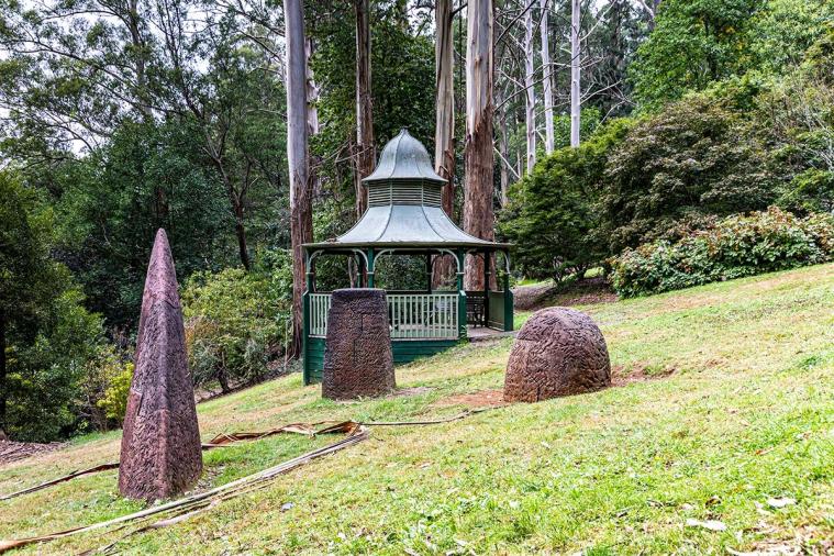 Click image for larger version

Name:	Alfred Nicholas Gardens 3.jpg
Views:	78
Size:	144.7 KB
ID:	485164
