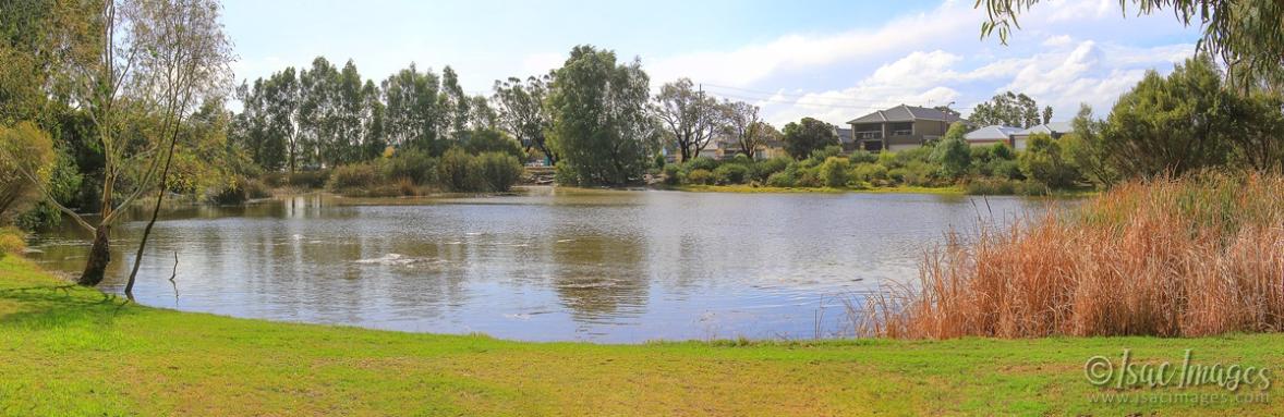 Click image for larger version

Name:	9343-Lake-Pano_4xH.jpg
Views:	69
Size:	93.3 KB
ID:	486426