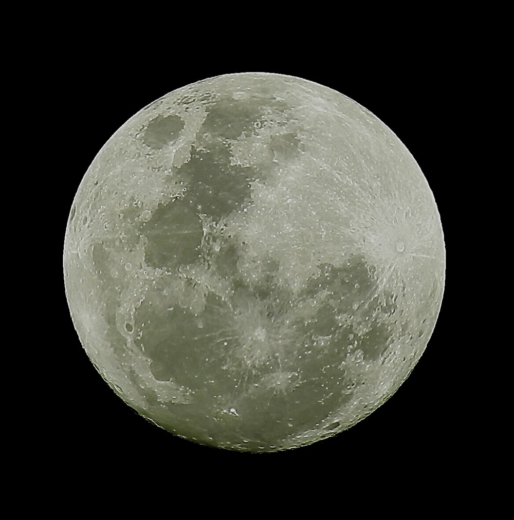 Click image for larger version

Name:	moon shot.jpg
Views:	205
Size:	127.9 KB
ID:	466332
