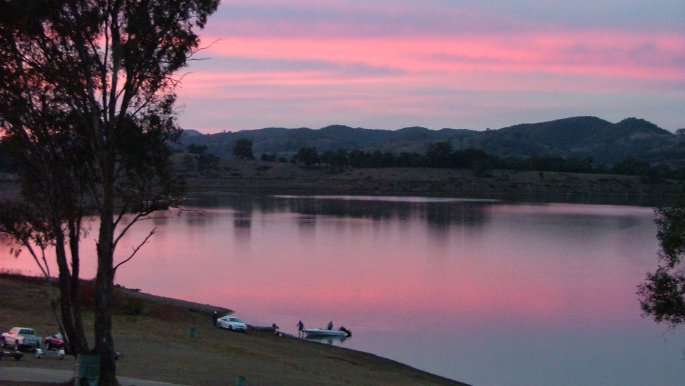 Click image for larger version

Name:	Windamere Dam sunset.jpg
Views:	49
Size:	336.8 KB
ID:	486543