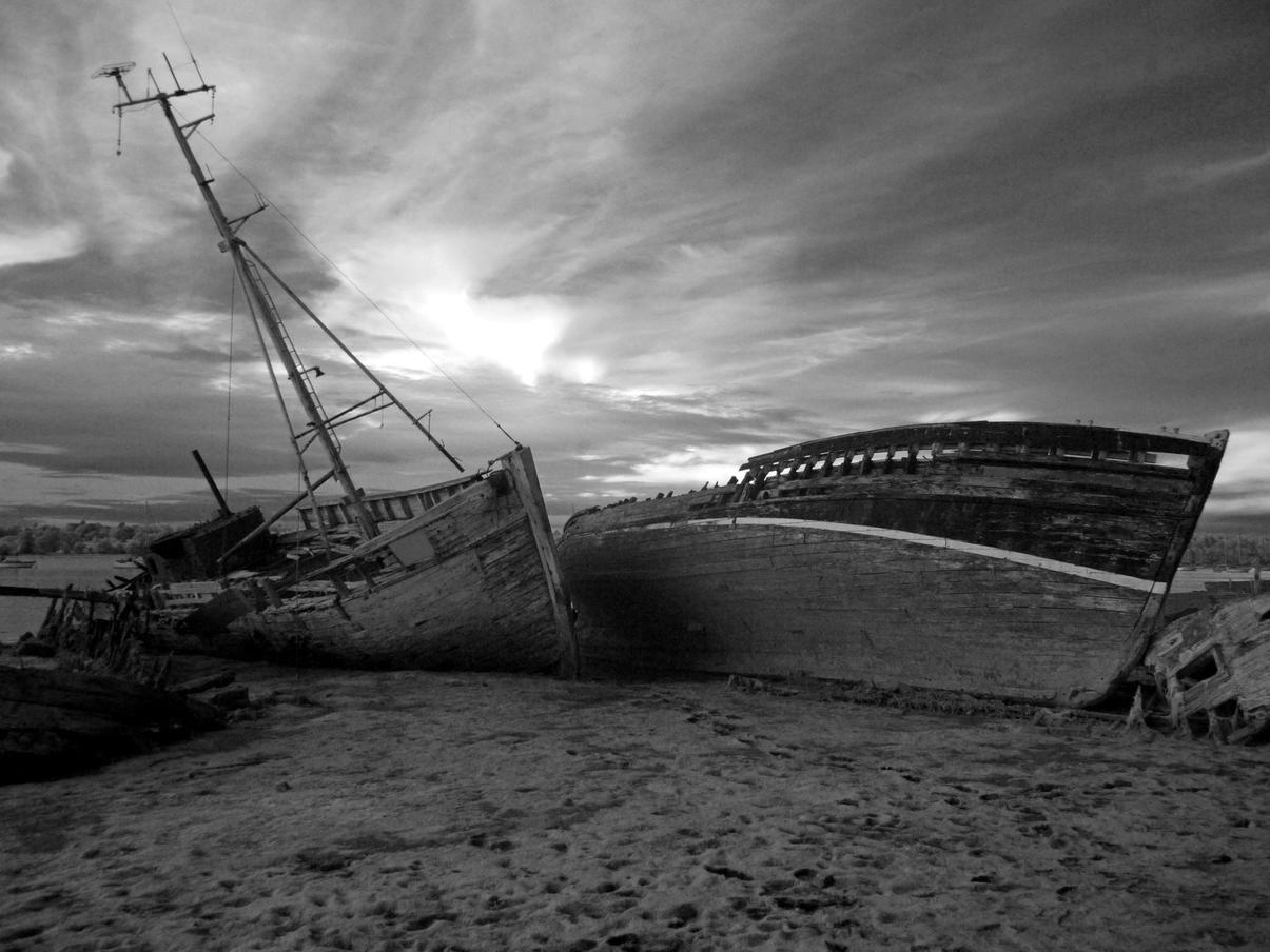 Click image for larger version

Name:	IR wrecks1.jpg
Views:	66
Size:	117.0 KB
ID:	492254