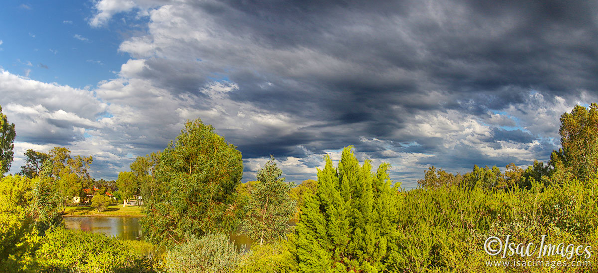 Click image for larger version

Name:	9638-Lake-Sky_Panorama_2xH.jpg
Views:	43
Size:	300.1 KB
ID:	499809