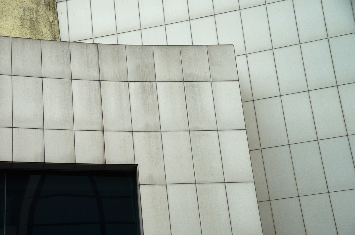 Click image for larger version

Name:	Seoul_20121116_0001_crop.jpg
Views:	36
Size:	243.2 KB
ID:	500284