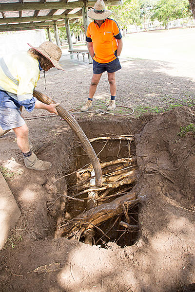 Click image for larger version

Name:	Broken pipe-4931.jpg
Views:	100
Size:	921.1 KB
ID:	397916