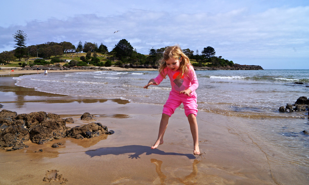 Click image for larger version

Name:	Jumping-Myla.jpg
Views:	30
Size:	211.8 KB
ID:	435611