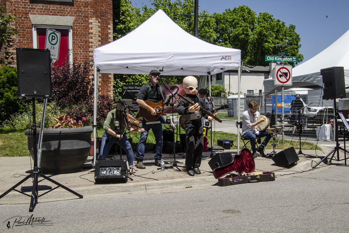Click image for larger version

Name:	DSC_0318Bassoonist In Village EgoLR.jpg
Views:	70
Size:	280.7 KB
ID:	508484