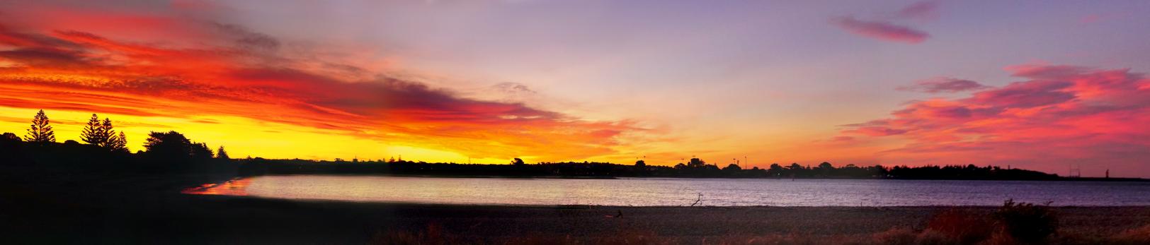 Click image for larger version

Name:	Panorama.jpg
Views:	25
Size:	52.5 KB
ID:	417012