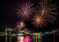 Click image for larger version

Name:	025--Easter-fireworks.jpg
Views:	81
Size:	243.0 KB
ID:	377631